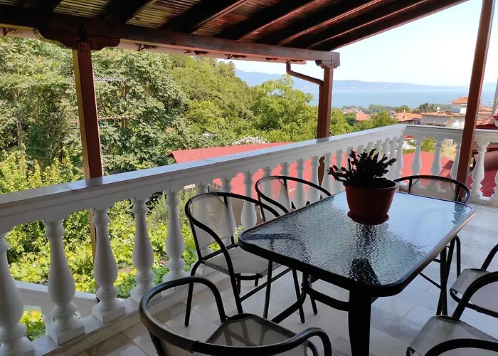 Rete Apartamento Ano Stavros